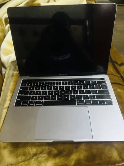 MacBook Pro 15,2 (2019) - Quad-Core Intel i5 - 1TB