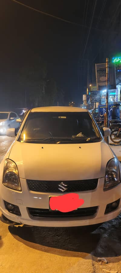 Suzuki swift dlx 1.3 2011 white color