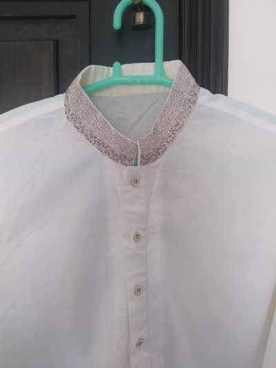 Off White brand New Suit sale with Off White Vascot only one time used