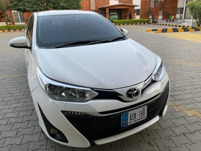 Army Officer's Toyota yaris 1.5 ativ
