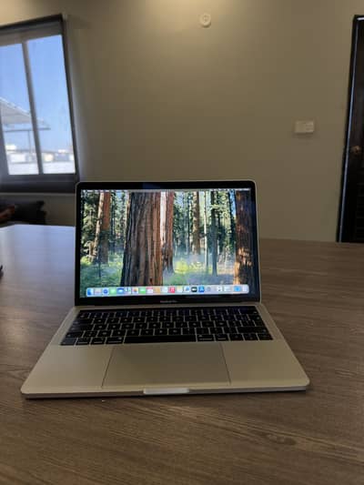 Macbook Pro 2019 i7 13.3 inch