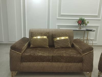 6 seater Slightly used sofa set