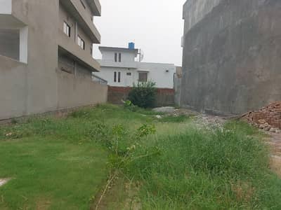 10 Marla Residential Best Location Near Park Mosque Main Road Plot For Sale