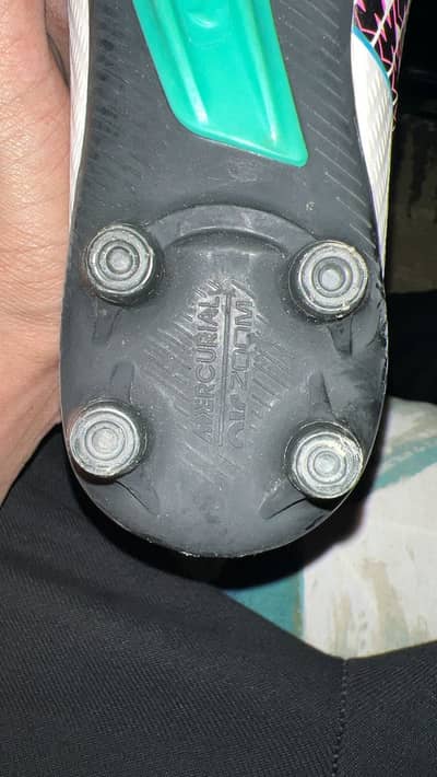 Football shoes for kids