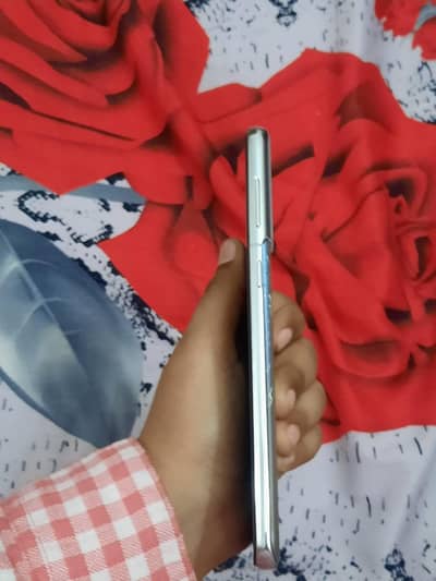 beautiful samsung glaxy s21 plus