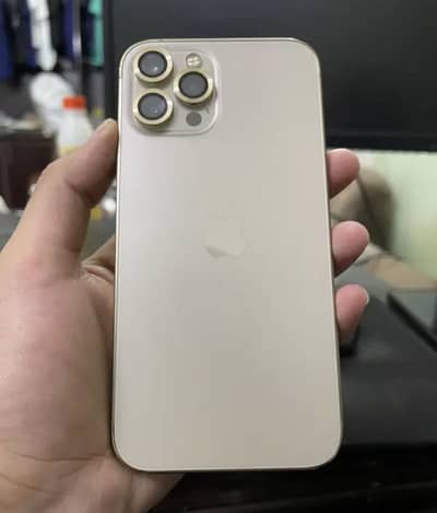 12 pro max toatal original phone. Screen pa scratches hai 10/8.5