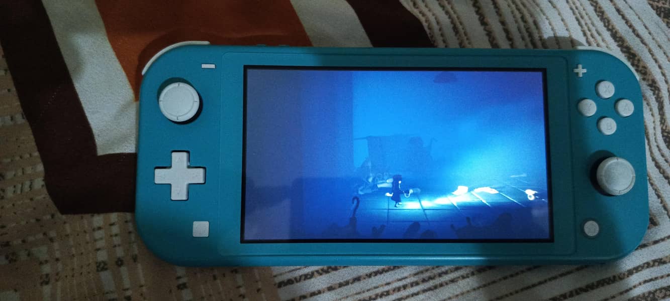 Nintendo switch lite 5