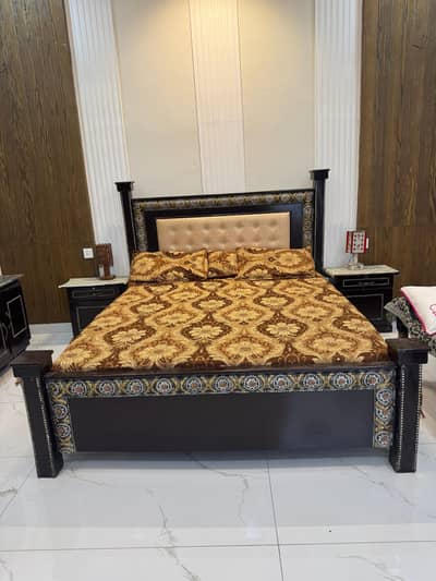 bed dressing side table