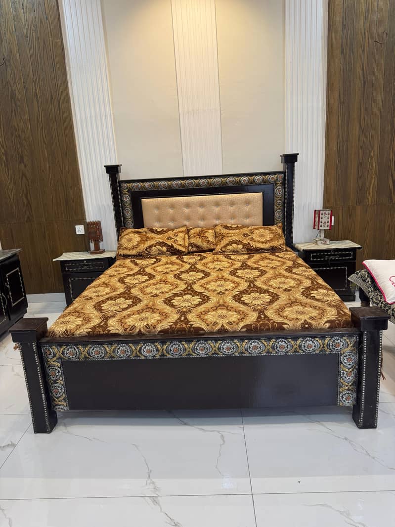 bed dressing side table 0