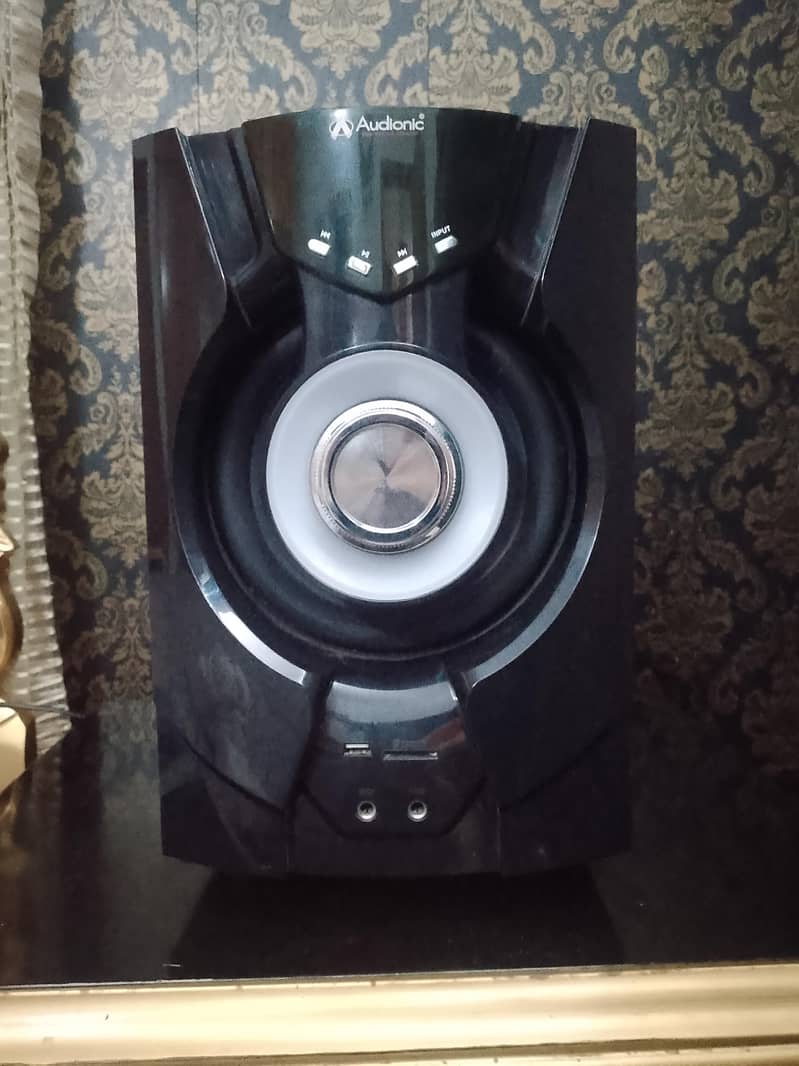 A Audionic RB110 0