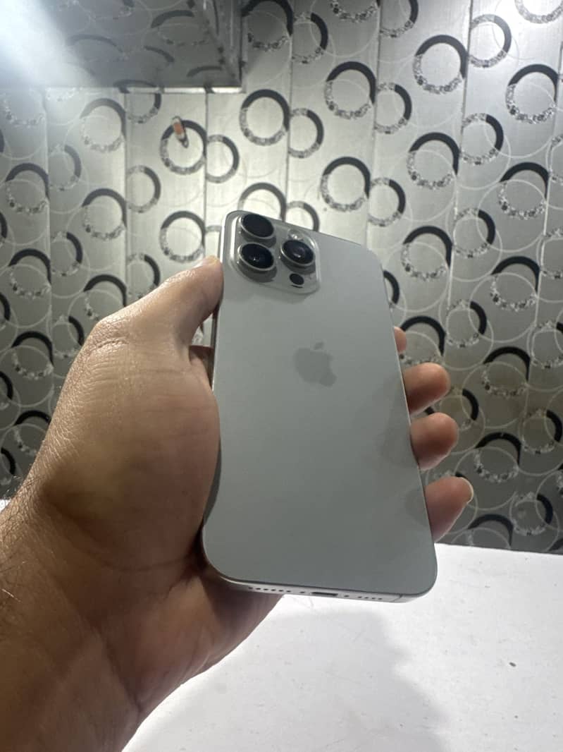 iPhone 15 pro max I cloud 0