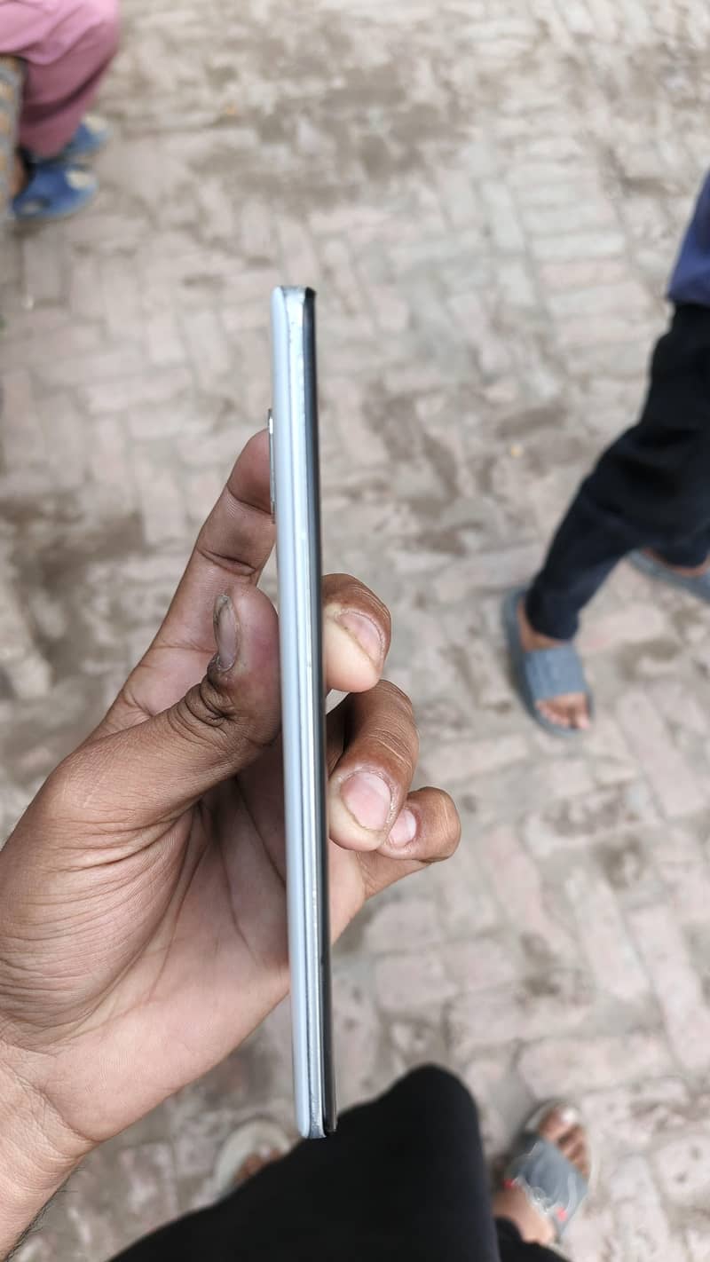 Sharp Aquos Zero 2 7