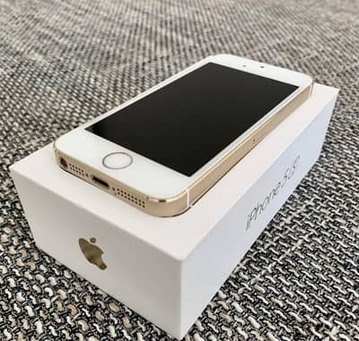 I phone 5S for sale my WhatsApp number 03 45 70 84 434