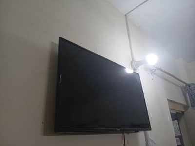 hair lcd 32 inch penal cracked