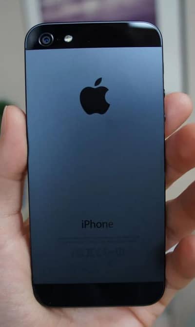 I phone 5S for sale my WhatsApp number 03 45 70 84 434