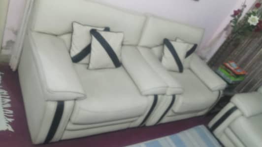 7 seater sofa for sale in good condition