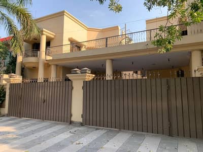 GIRLS HOSTEL WALKING DISTANCE FROM PIFD AND EXPO CENTRE