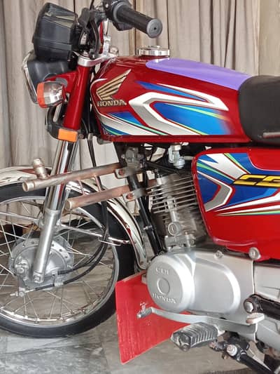 Honda 125 2022 total genuine antique condition 10/10 documents clear