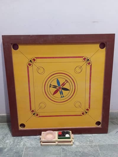 Carrom board