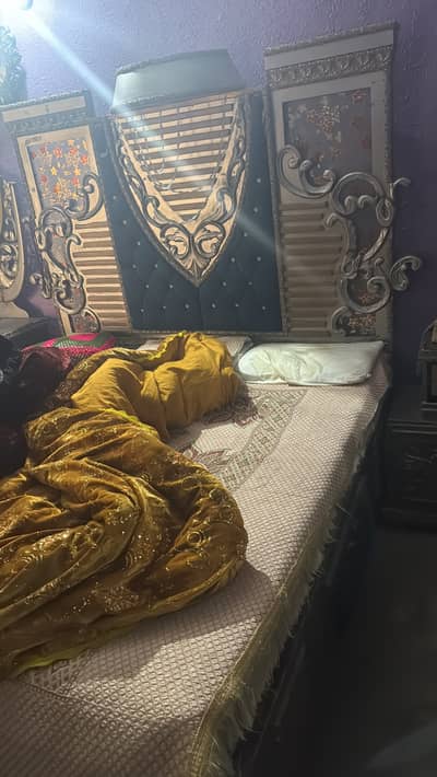 Bed set 2 kapry Almari pic showcase sofa set