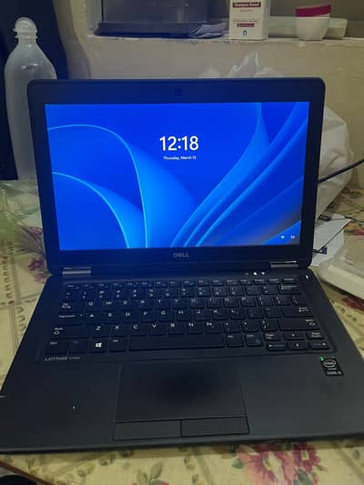 Dell Latitude E7250 Core i5  5th generation 8Gb Ram 128 SSD