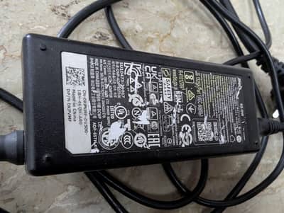 SUPERB CONDITION – ORIGINAL DELL CHARGER – BARELY USED