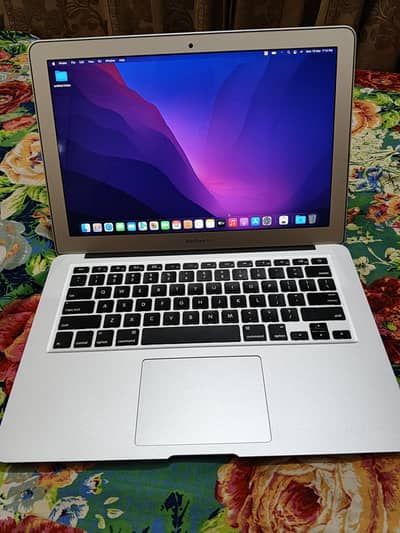 Apple MacBook Air 13 inch (Early 2015) 128gb
