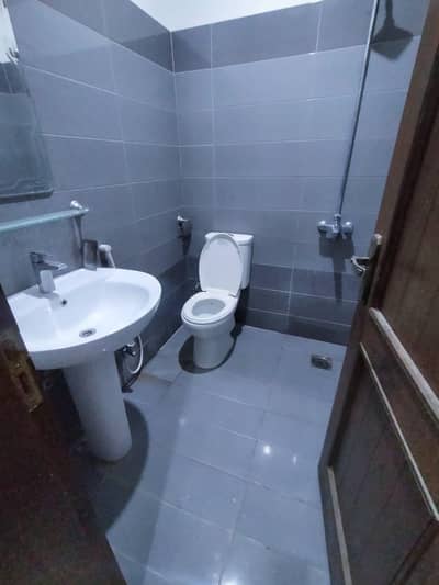 4 Marla full furnished upper portion for rent in G. 13/1 Islamabad 2 bed 3 bath 1 kitchen 1 tv launch Gass bijli water bor available near to market near to park Rent 85000