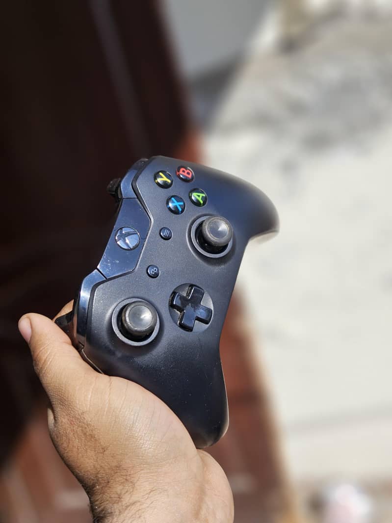 Xbox One controller 3