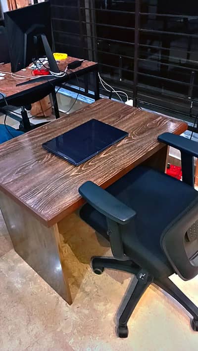 Double Ply wood office table. 3by2 ft