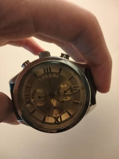 guess watch barely used condition model W0192G1 Capitol Chronograph