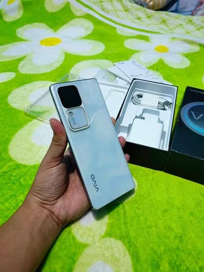 vivo v30 12 GB RAM 256GB memory 0325/6958/664