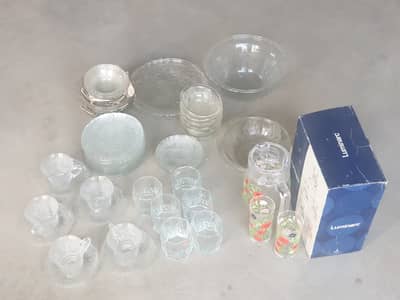 Dinner set and jug glass
