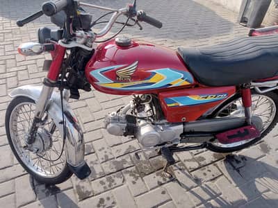 CD 70 with good engine condition with new Tanki tapa and rims