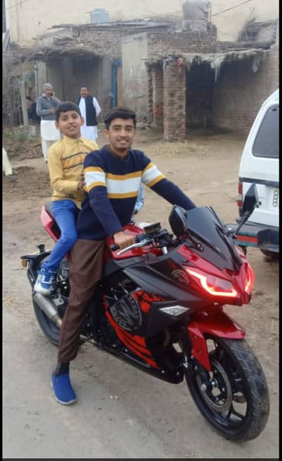 Kawasaki Ninja Zxr 250 cc Heavy Bike