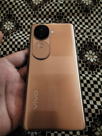 looking like a brand new 6 months warranty remaining