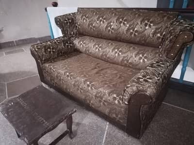 2 seatter sofa good condition