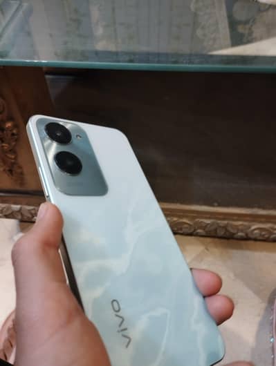 Vivo y18 8/128 in very condition