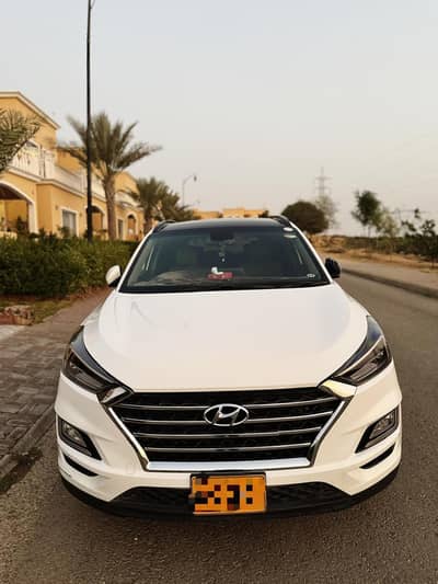 AWD Tucson 2022 model 1 pices touchep