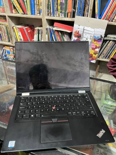 Lenovo thinkpad  8/256ssd touch display