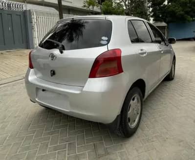 Toyota Vitz 1.0 2008/13 Lahore Registered