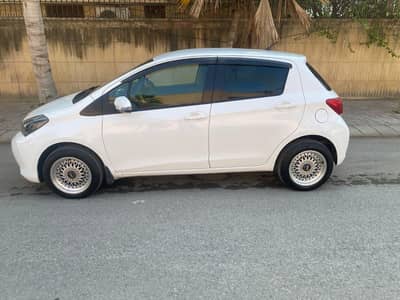Toyota vitz 2015