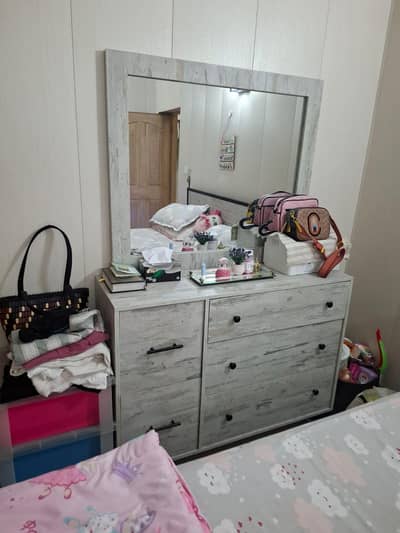 sell my furniture in very good condition