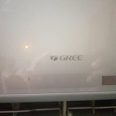 Gree Ac for urgent Sale . 1 ton.