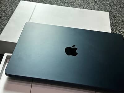 Mac book M2 2023