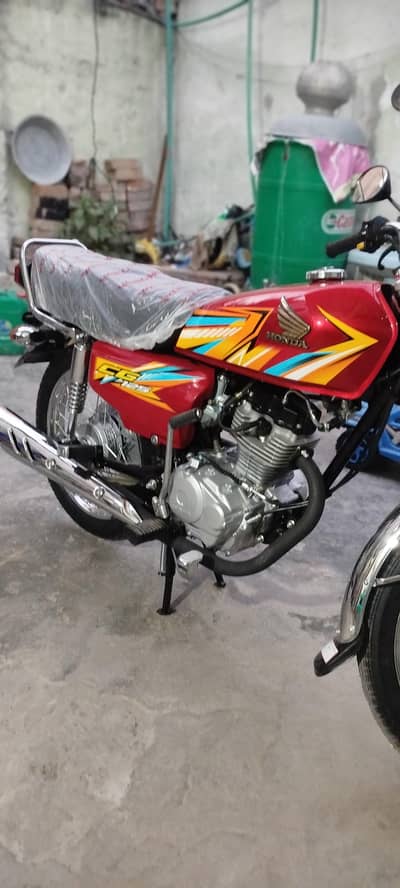 I'm selling my new Honda 125