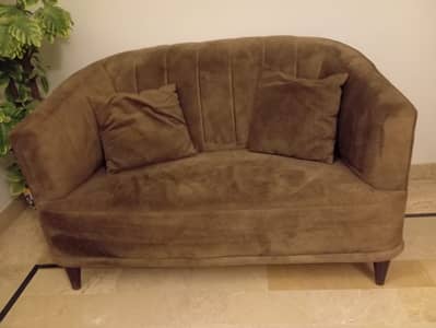 4 Seater Sofa + Cushions