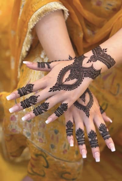 want mehndi artist for the chand raat