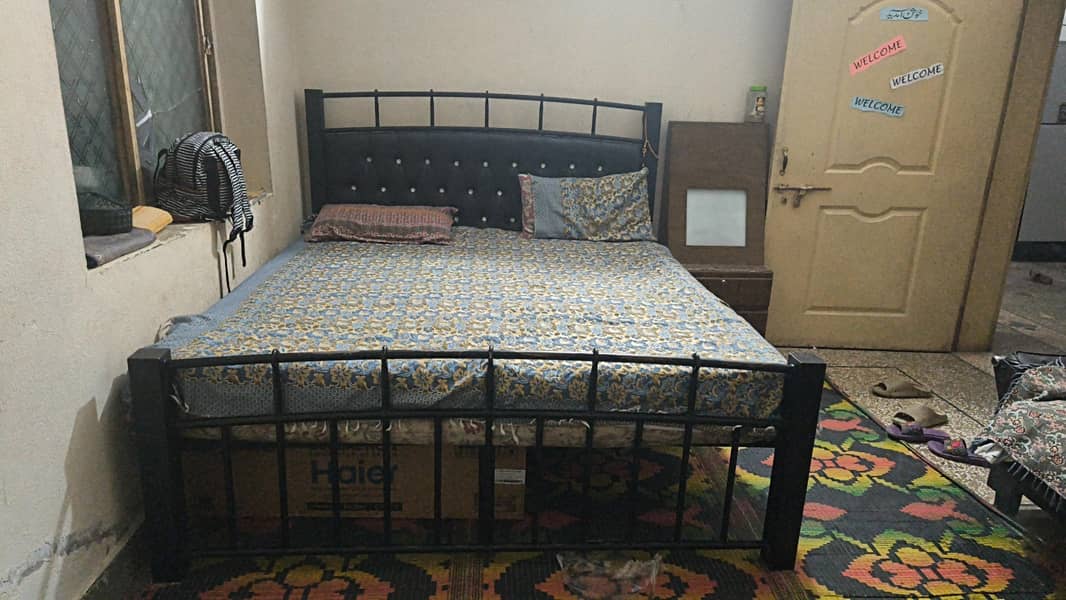 آئرن ڈبل بیڈ A+ کنڈیشن میں برائے فروخت duble bed 0
