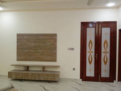 K BLOCK, 10 MARLA UPPER PORTION AVAILABLE FOR RENT